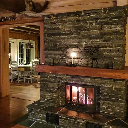 Holiday home Log Near Hogevarde With Mountain Views *