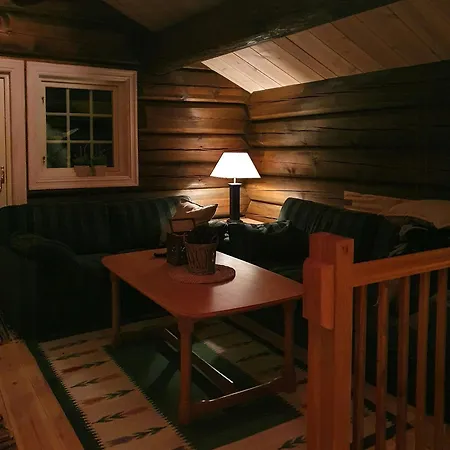 Log Near Hogevarde With Mountain Views Vakantiehuis