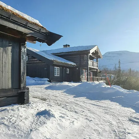 Log Near Hogevarde With Mountain Views Vakantiehuis *