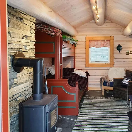 Log Near Hogevarde With Mountain Views Holiday home Granheim (Fla)