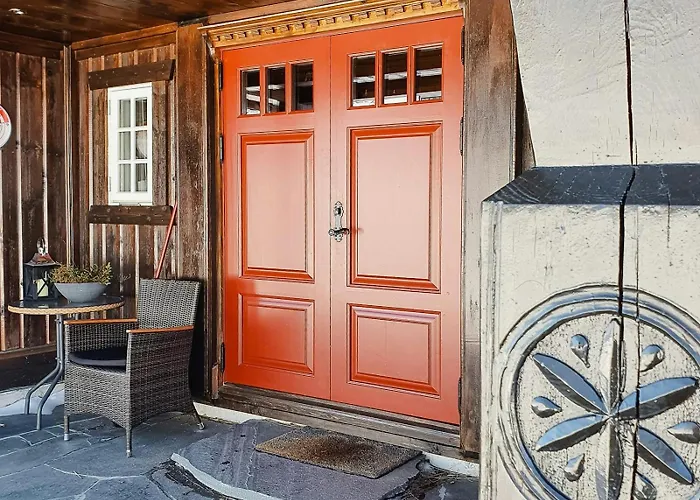 Feriehus Log Near Hogevarde With Mountain Views Flå