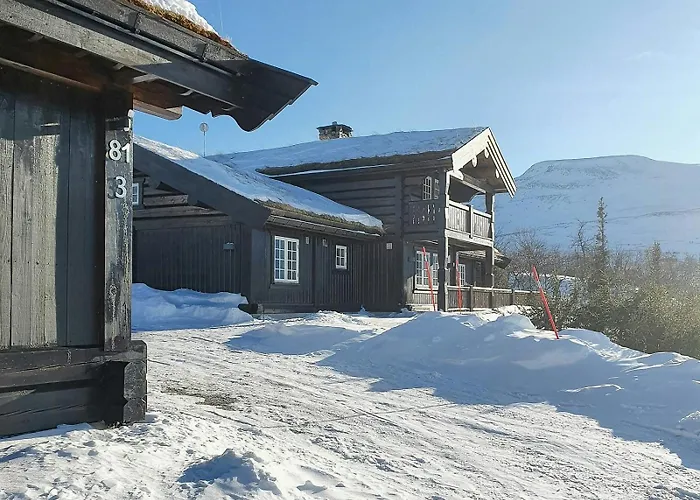 Log Near Hogevarde With Mountain Views Feriehus *