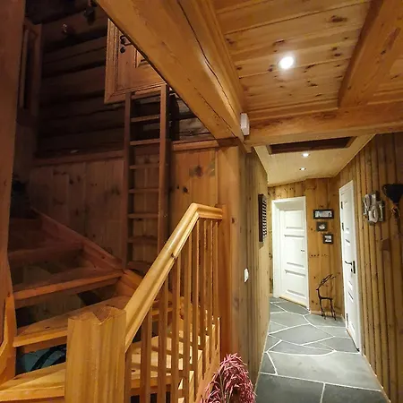 Nyaraló Log Near Hogevarde With Mountain Views