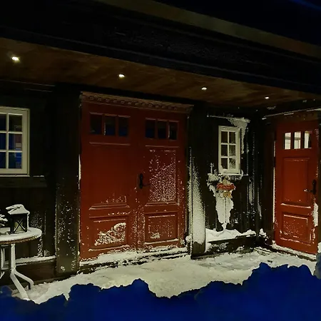 Log Near Hogevarde With Mountain Views * Granheim (Fla)